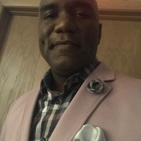 Meet your Posher, Shyron - Picture 4 of 5